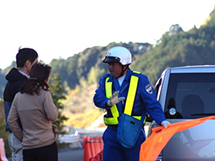 ③ After evacuating to a safe place, check the status of accidents and troubles.