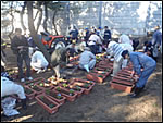 由石川縣能美市大ama町社區協會北陸自動車道在現場進行了種植活動，例如製作花壇。