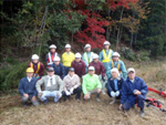 Trees were planted on the Meishin Expwy in Ogaki City, Gifu Prefecture by Satoyama Clubs in Ogaki City.