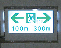 ③ When getting off the vehicle, pay close attention to following vehicles and evacuate immediately to a safe place such as outside the guardrail.