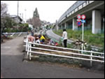 Tree-planting activities were carried out by local Aihara-cho Aihara Motohashi neighborhoods on the site of the Hachioji By-pass in Machida, Tokyo.