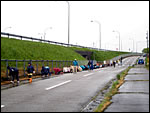 在富山縣大矢部市北陸自動車道當地的平倉市居民協會在現場種植了鮮花。