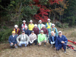 大垣市的佐藤山俱乐部在岐阜县大垣市的名神高速公路植树。