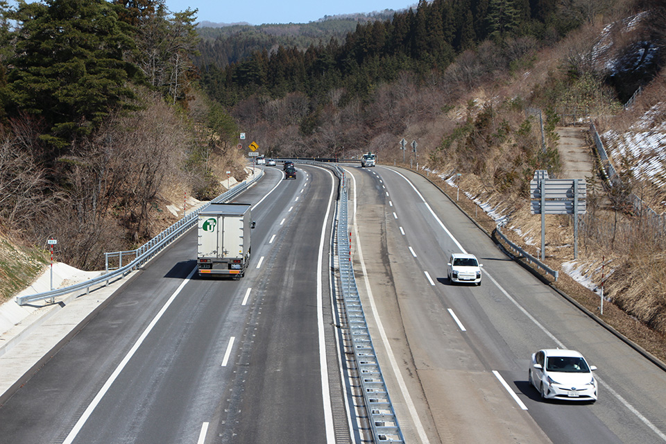 向谷橋（跨高速道路橋）より北を望む