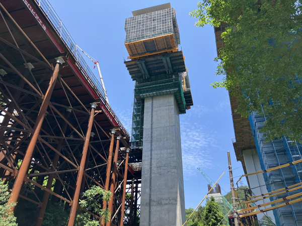 新底沢大橋