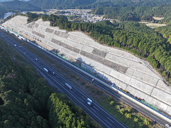 土工拡幅部（切土）