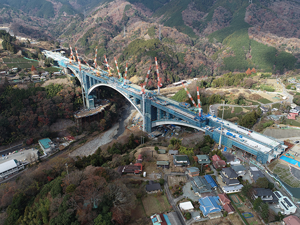 山北天空大橋（河内川橋）