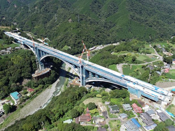 山北天空大橋（河内川橋）