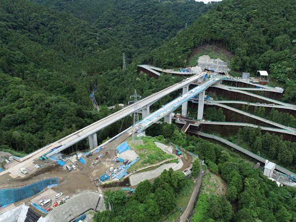 尺里川橋