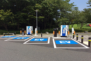 EV quick charger (EXPASA Ashigara In-bound)