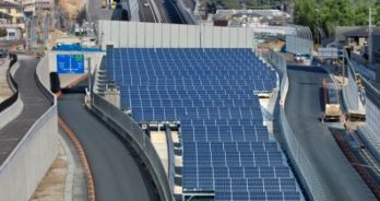 在已安装的太阳能电池板高速公路部分（名二环）