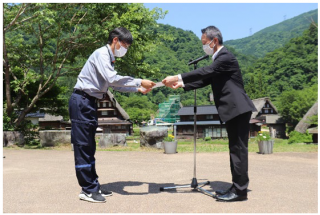 感謝状授与の様子