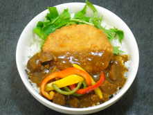 「ふくいポーク」のメンチカツカレー丼