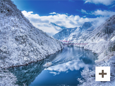 「雪景を行く」