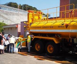 紀宝町 生涯学習センター「まなびの郷」での給水状況